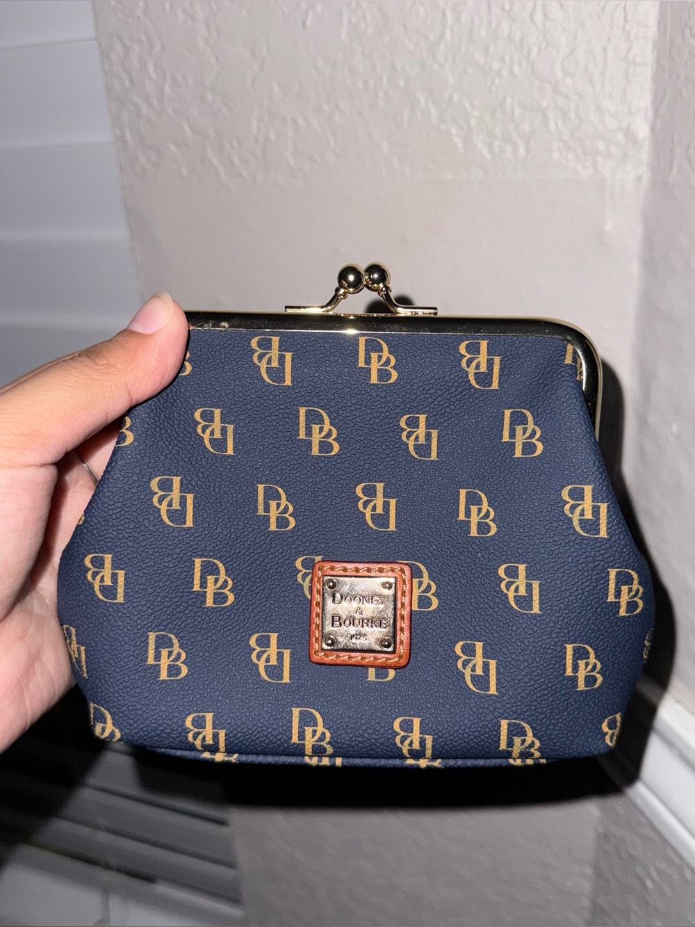 Dooney and Bourke kisslock